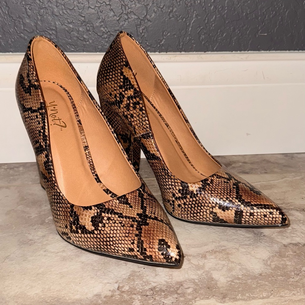 Y Not? Brown Snake Print Women's Heels size 7.5